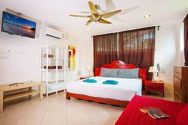 Apartaments turístics Kamala Heights Villa