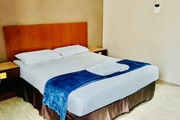 בית מלון כפרי Baron Waterfront