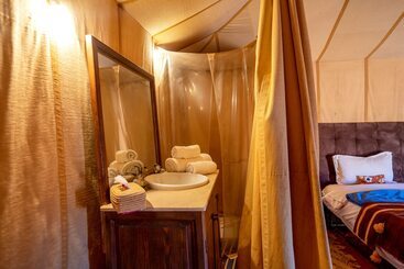 هتل Erg Chegaga Desert Luxury Camp