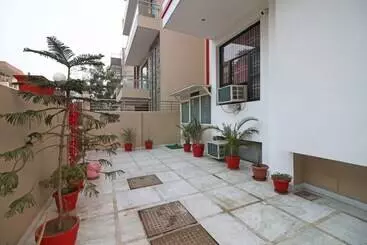 Hotel Oyo 7967 Near Medanta