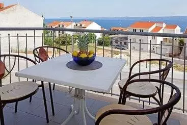 ツーリストアパートメント Perla Apartments