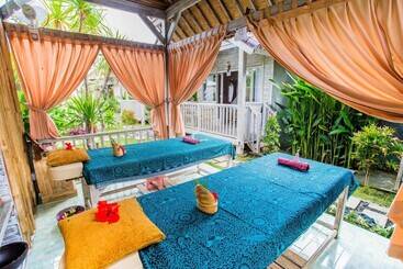 Hotel The Syron Huts Lembongan