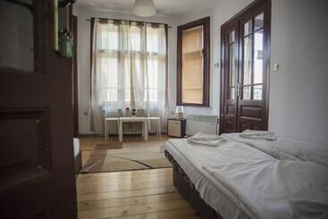 Pensión Italian House Simeon