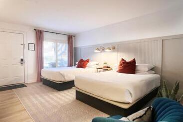 فندق على الطريق Cashiers