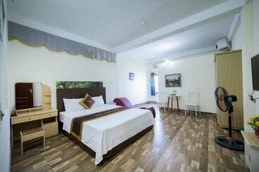 تختخواب و صبحانه Family Transit 2