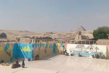 هتل Pyramids Overlook Inn