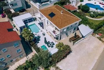 Turistihuoneistot Villa Antonio