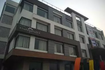 Otel Narayanam