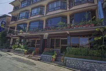 Lama Dhim Hotel By Oyo Rooms
