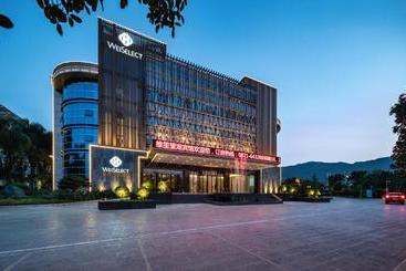 Отель Lake View