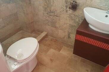 Pensjonat Tsc Suites By Eastland Residences