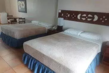 Отель Tower House Suites