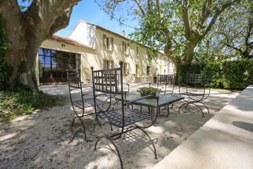 کلبه Domaine De Rochegude