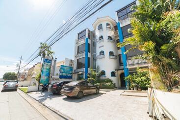 Szálloda Reddoorz Plus @ Aguirre Avenue Bf Homes