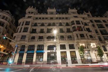 Room00 Gran Vía Hostel