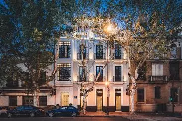 Hotelli Uma Suites Parada Del Marqués