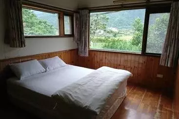 تختخواب و صبحانه Flower And Green Collection