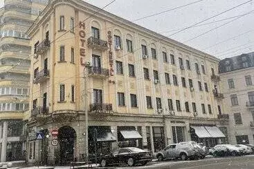 בית מלון כפרי Continental City Center