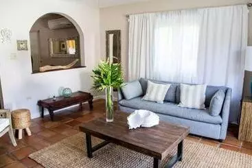 Villa Montana Beach Resort