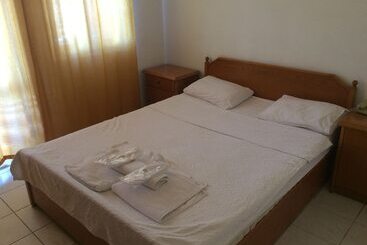 هتل آپارتمان Helene Apart