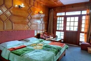 Hotel Goroomgo Renaissance Puri