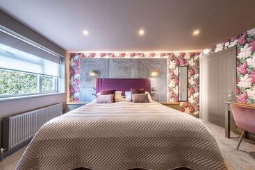 簡易ホテル The Cricketers