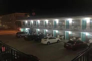 Surfcomber Motel