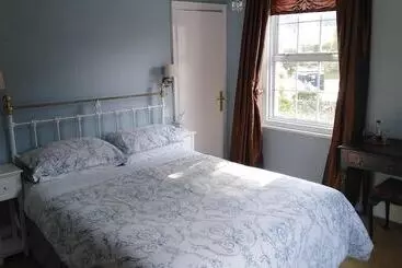 Holly House Bed & Breakfast