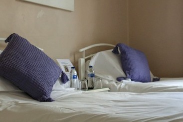 פונדק Chapter Two Bar