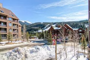 آپارتمان‌های توریست‌ها River Run Village By Gondola Resorts