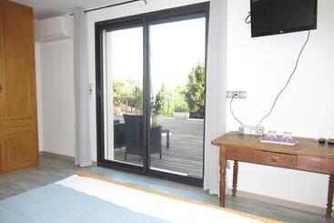 Bed and Breakfast Le Bastidon De Cucuron