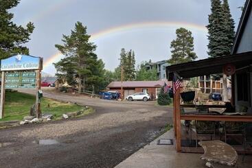 بيت Columbine Cabins