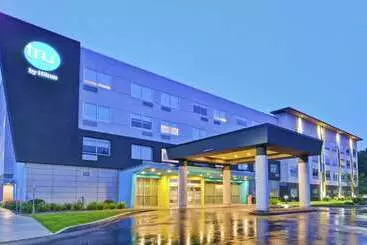 هتل Tru By Hilton Middletown