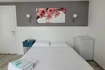 Tenes Otel