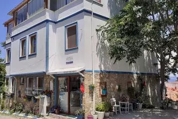 Bed and Breakfast Adali Guest House