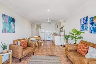 10t Beachfront Apartments