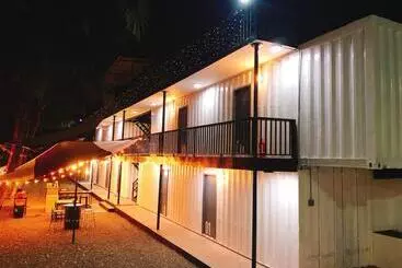 Pig Dive Hostel Moalboal