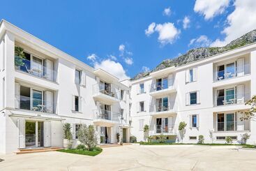 アパートホテル Maison W