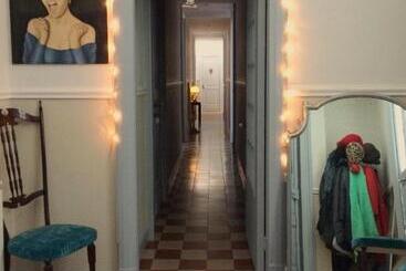 تختخواب و صبحانه Maison Decò