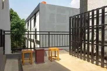 Majatalo Kamar Keluarga Mahkota 8 By Oyo Rooms