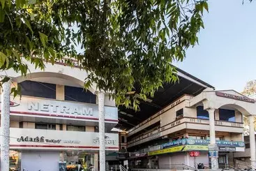 Oyo 24109 Hotel Santushti