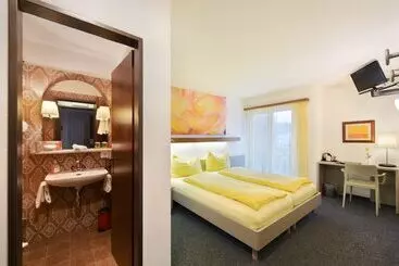 Schlosshotel   Self Check In