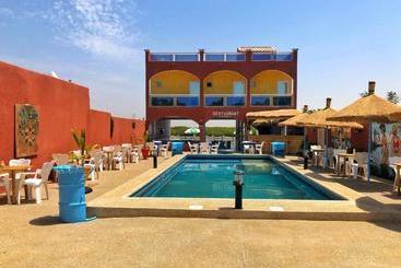 هتل La Lagune Du Thiouraye