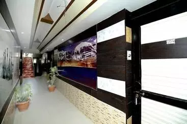 Hotel Brijwasi Palace