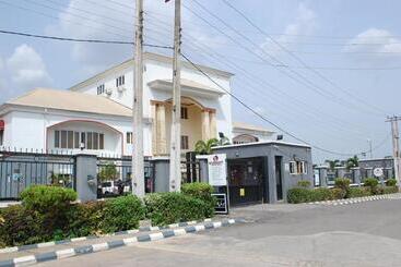 Mahogany Hotel And Suites