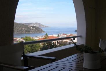 游客公寓 Treehouse Holiday Homes