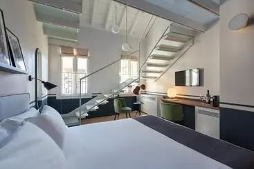 Hostelli Velvet Grey Boutique