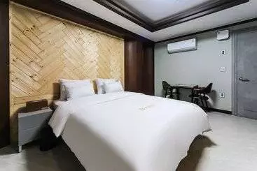 هتل Geojedo Gohyeon Aplus