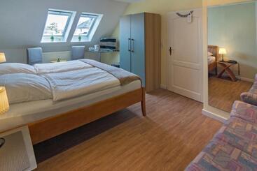 Отель Am Elisabethufer