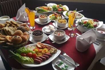 هتل Xperience Hilltop Beach Resort